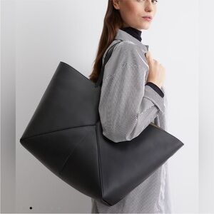 NWT Rachel Zoe Foldable Puzzle Tote Bag with Magnets & Removable Pouch i…